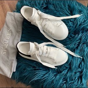 Authentic Alexander McQueen Womens Size 34 (4)